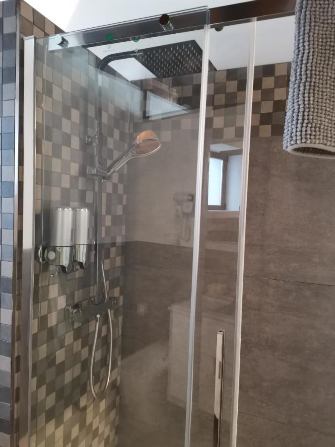 Fg Albayzin Apartamento Deluxe Con Terraza Vistas Y Parking Gratis Appartement Granada Buitenkant foto